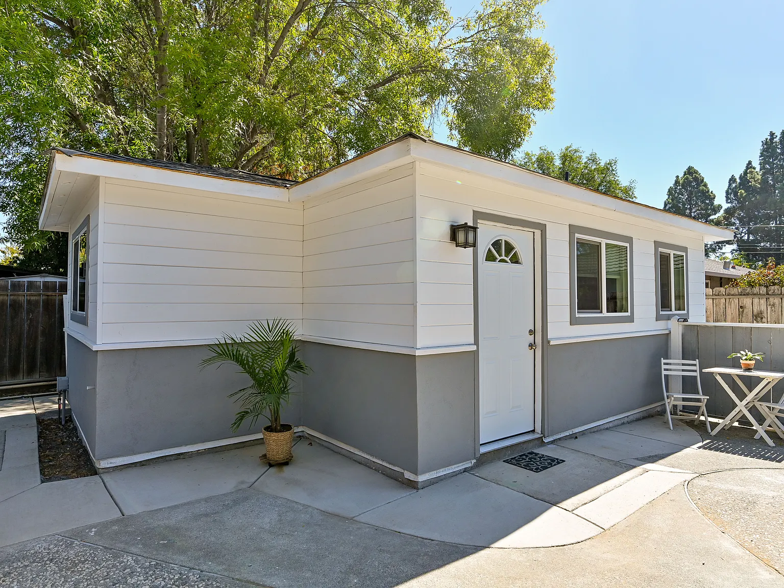 1 bed, 400 sqft, $2,500 — Photo 1
