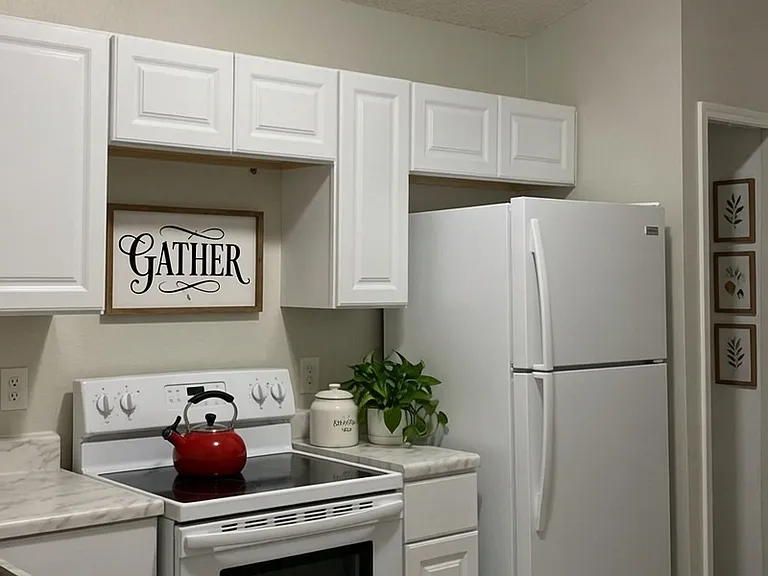 2540 Parsons Pond Cir — Photo 3