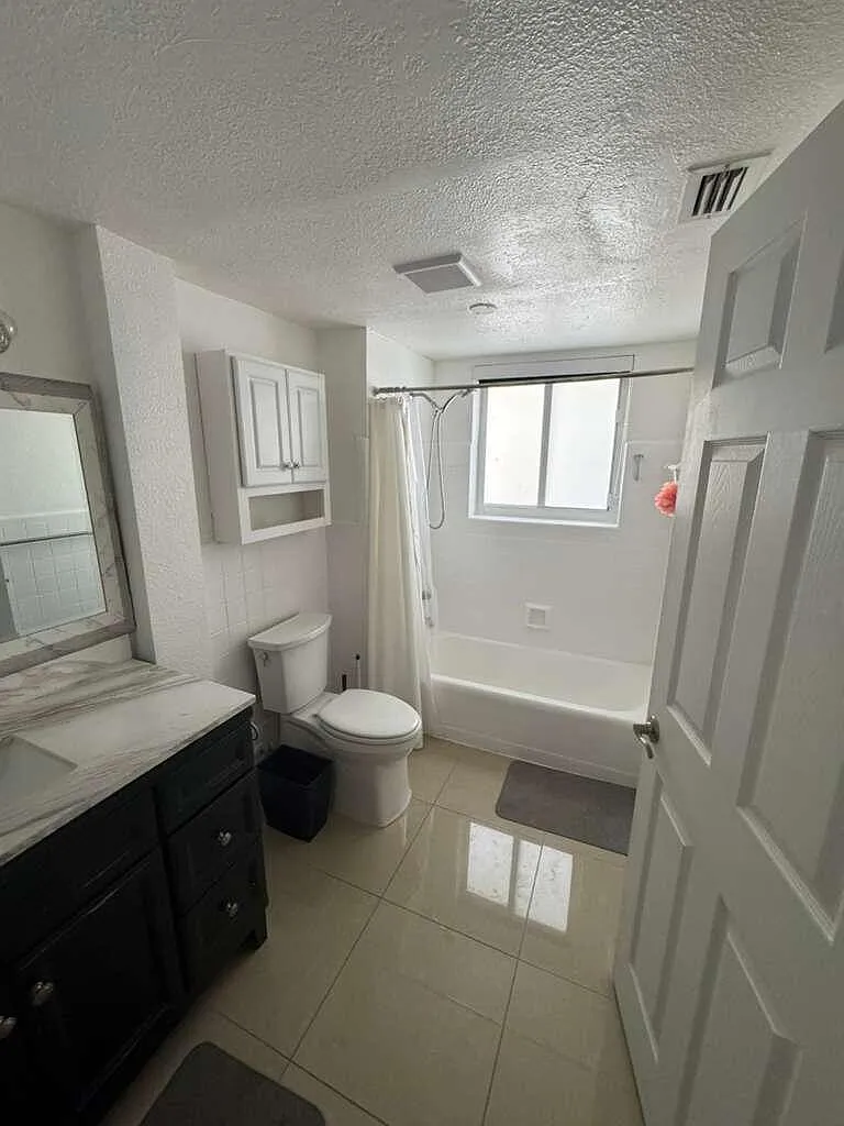 1 bed, 1.0 bath, 7836 sqft, $2,500 — Photo 3