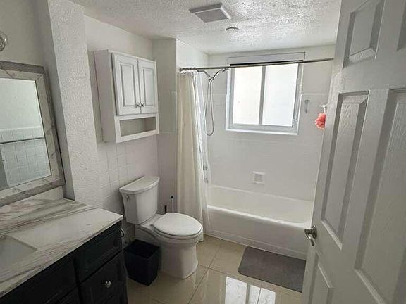 3rd image of 1001 S Riverside Dr APT 104