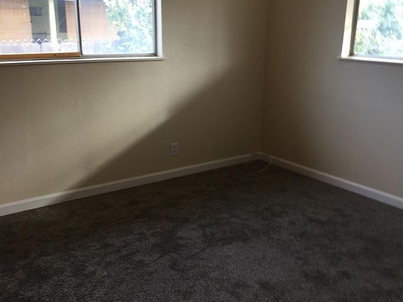 5th image of 2367 Olive Ave