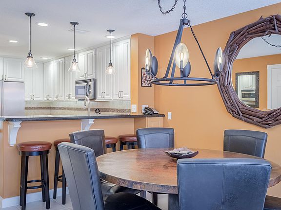 5th image of 230 Soriano Dr