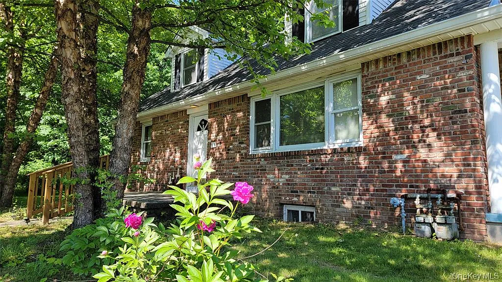 3 bed, 1372 sqft, $2,950 — Photo 1