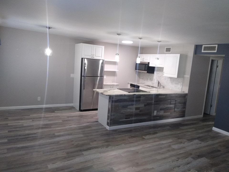 1st image of 311 Chatham O