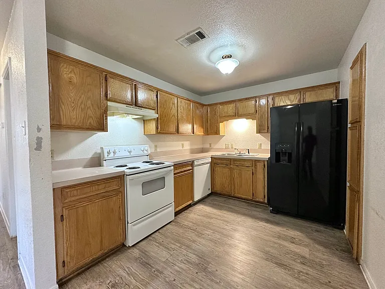 408 Alpine St — Photo 5