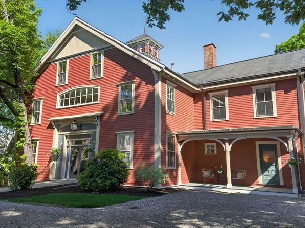 47 Longfellow Rd, Wellesley, MA 02481