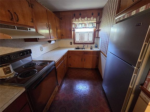 5th image of 71 Fales Rd