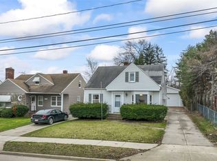 10910 McCracken Rd, Garfield Heights, OH 44125