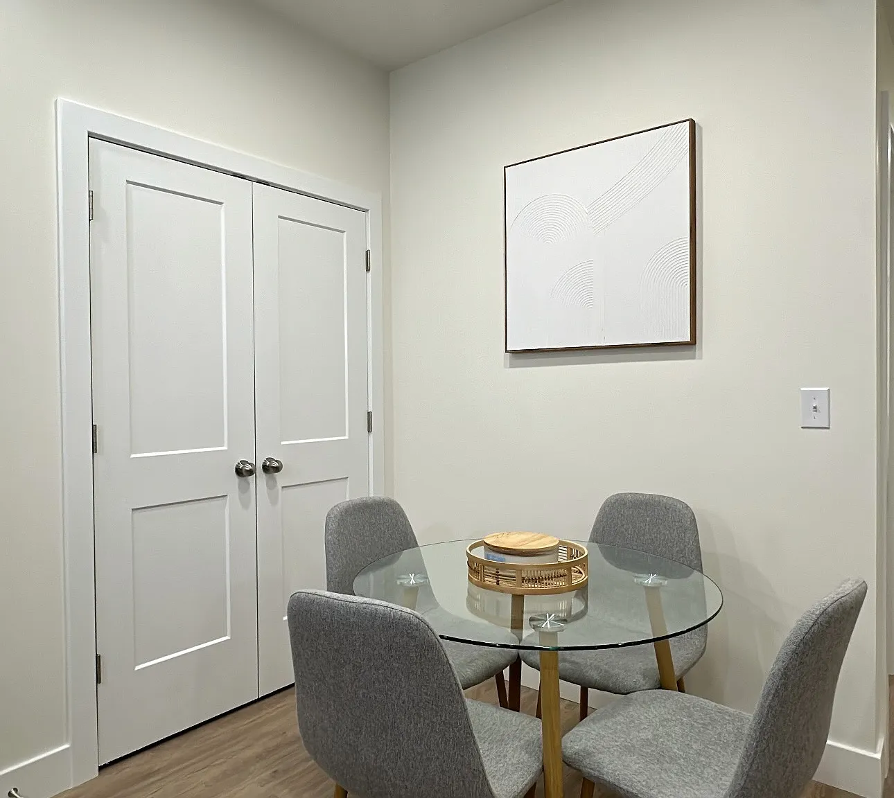 3800 Cambridge Dr — Photo 3