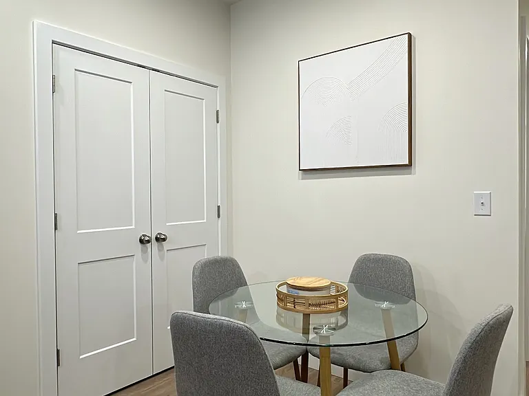 3800 Cambridge Dr #713 — Photo 3