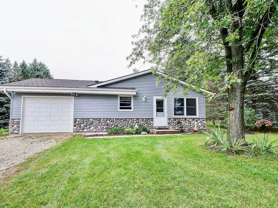 1st image of 2202 Newark Dr E