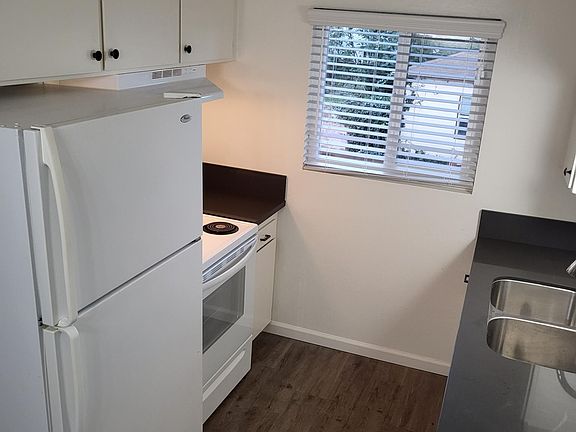 4th image of 317 W Park Ave #202