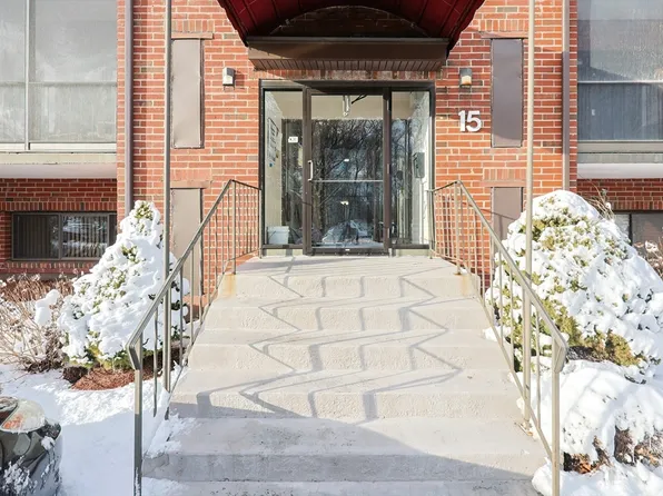 221 Oak St APT 15-23, Brockton, MA 02301