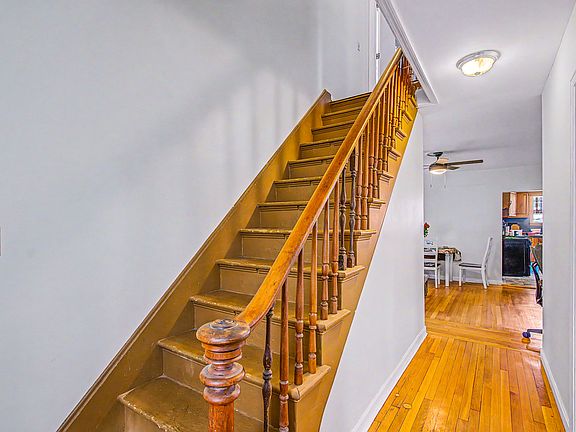 5th image of 185 Walnut St