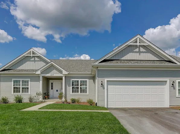 437 E Becker Pl, Sycamore, IL 60178