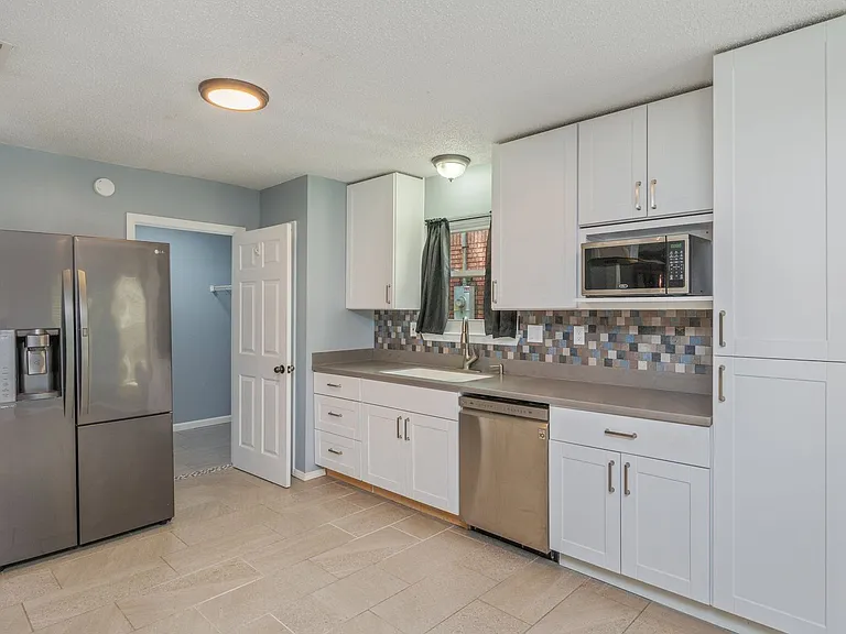 804 Sparkleberry Cv — Photo 13