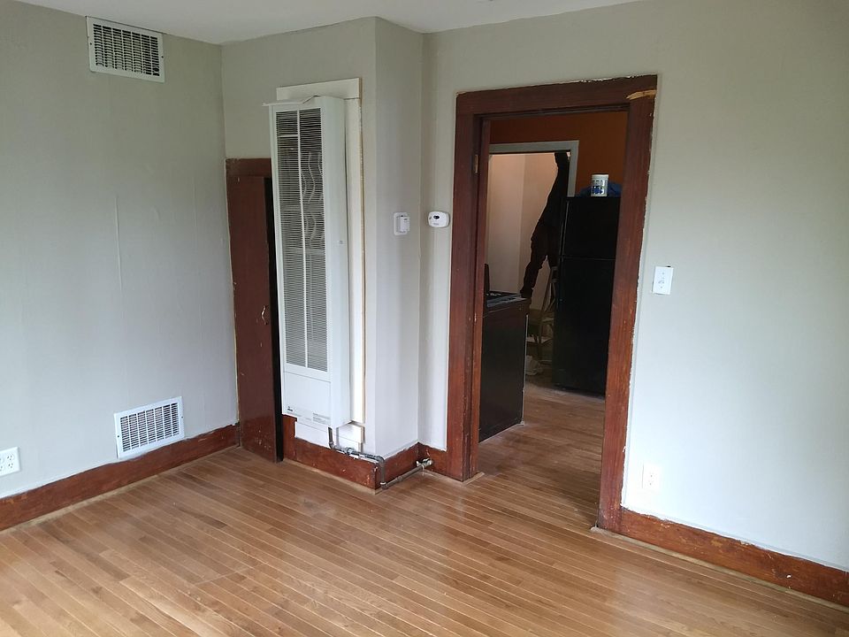 1st image of 1527 Hayes Ave #3