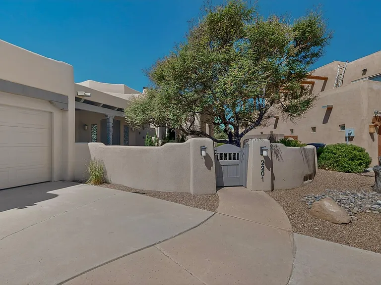 2201 Rozinante Ct NW — Photo 3