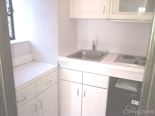 Rented by City Connections Realty | media 19