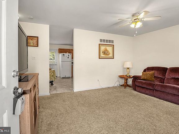 4th image of 103 Hearth Stone Dr