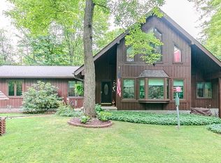 10635 N Woods Cir, Chardon, OH 44024