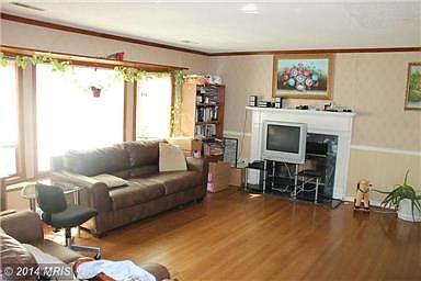 3rd image of 1902 York Dr