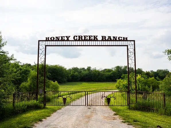 18401 240th St, Jameson, MO 64647