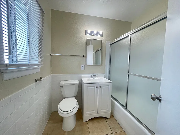 739 Bowles St — Photo 7