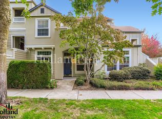 1654 NE Ashberry Dr, Hillsboro, OR 97124