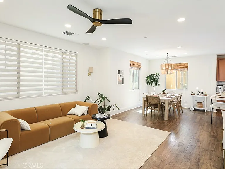 793 Banyan Way — Photo 2
