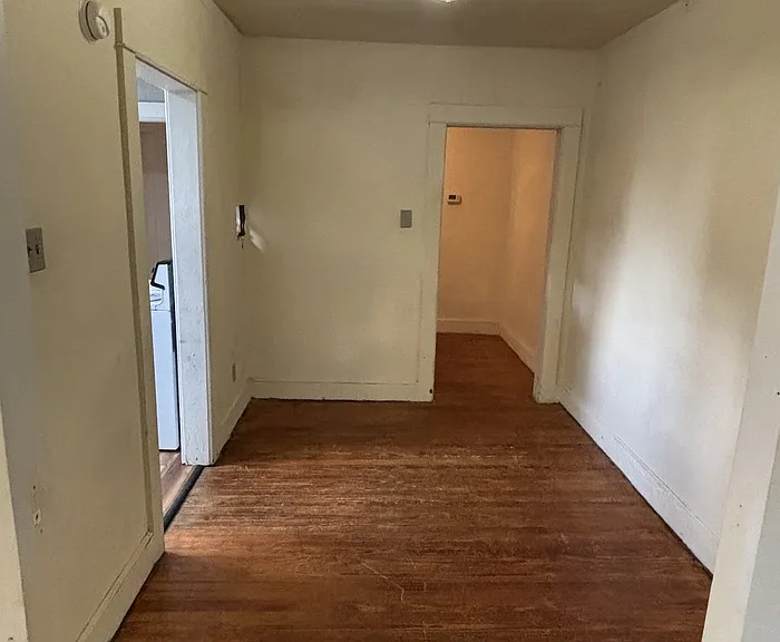 147 Center St — Photo 4