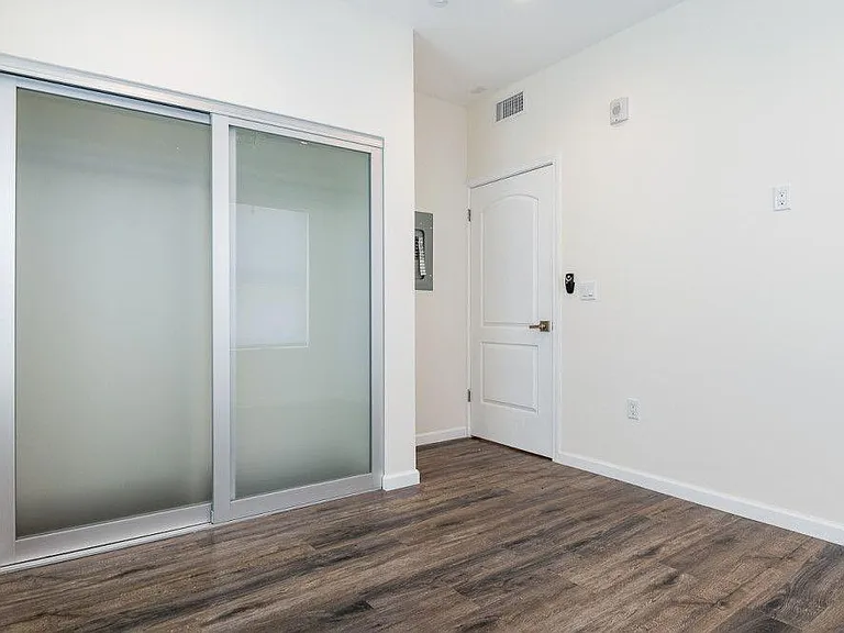 22769 Del Valle St #404 — Photo 14