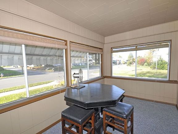 4th image of 214 N Byrkit Ave