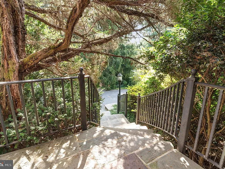 15729 Holly Grove Rd — Photo 4
