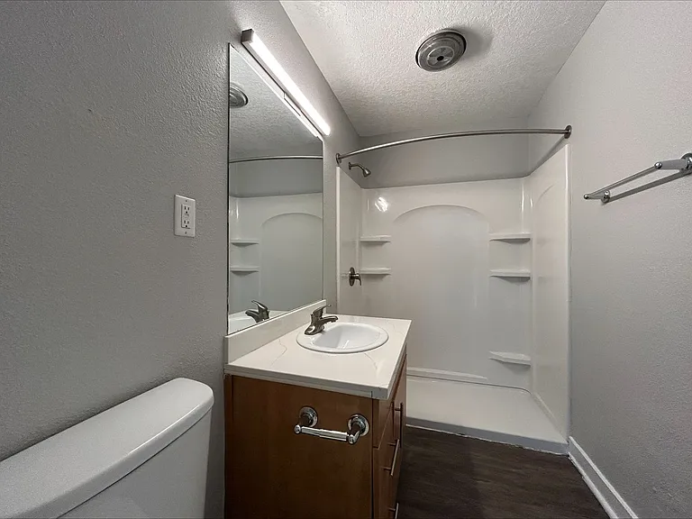The Circle Apartments at Long Beach — Photo 65