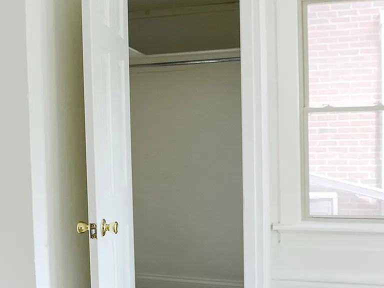 2296 Summit St — Photo 12