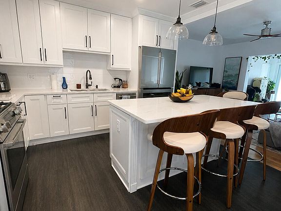 2nd image of 617 SW 9TH Street