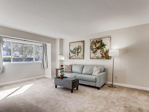 2nd image of 408 Pondridge Cir #408