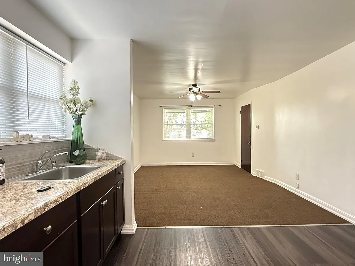 Building Photo - 182 W Roosevelt Blvd #1
