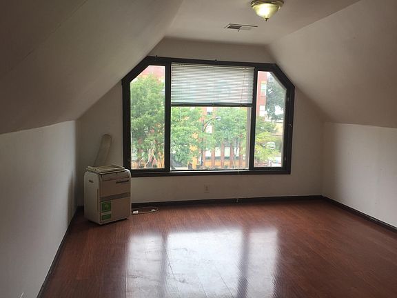 2nd image of 4045 W Fullerton Ave