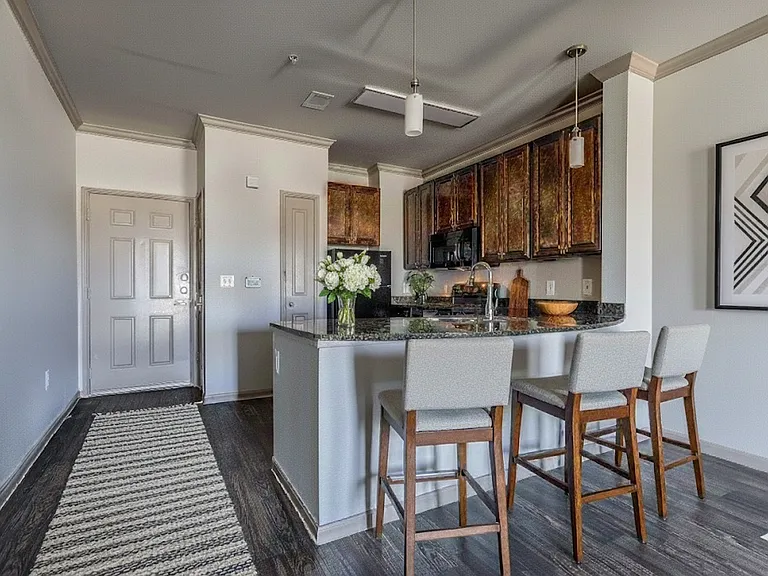 Creekside Vue Apartments — Photo 3