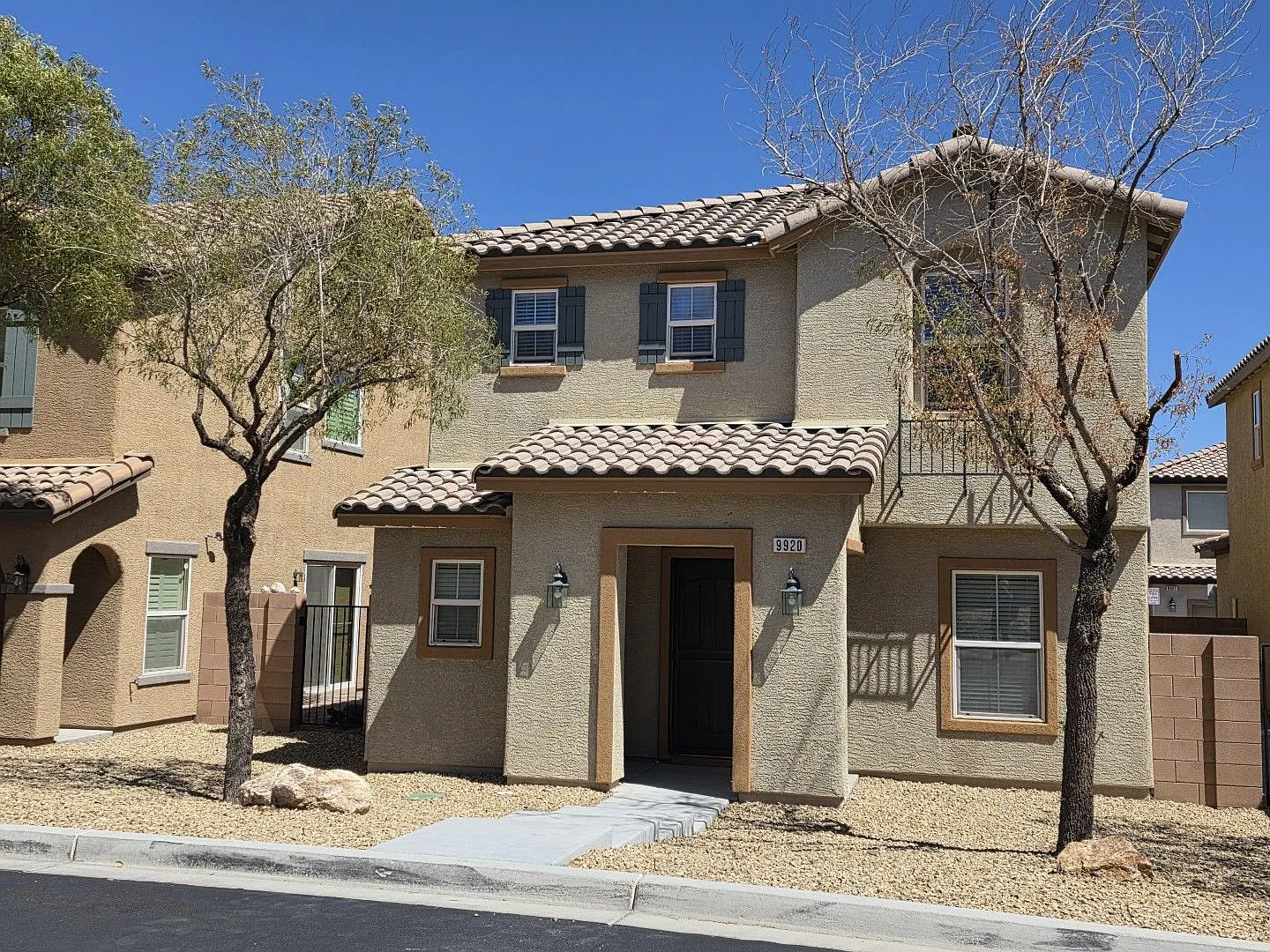 Impeccable Home in a Cul-de-Sac with Great Curb Appeal! — Photo 2