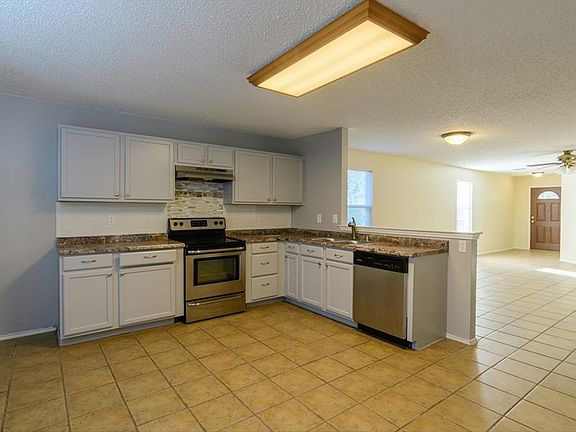 5th image of 4511 Wedgewood Dr