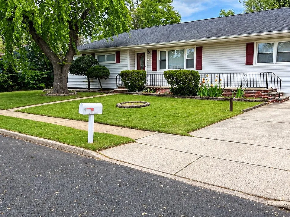 34 Steinhardt Ave