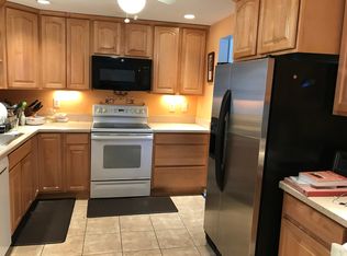 109 Liberty St, Clinton, CT 06413