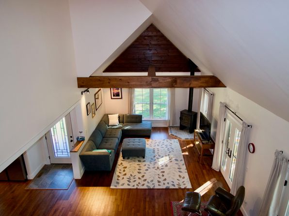 4167 Bal Noble Rd, Hinton, WV 25951
