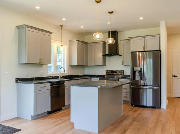 9 Dusty Rhoades Lane, Windham, ME 04062