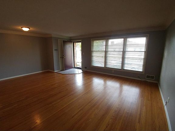 Living Room - faces 61st Street