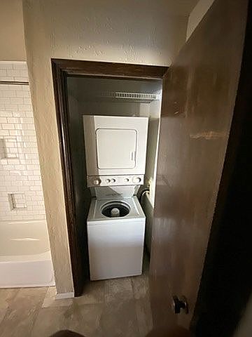 1st image of 812 42nd Pl