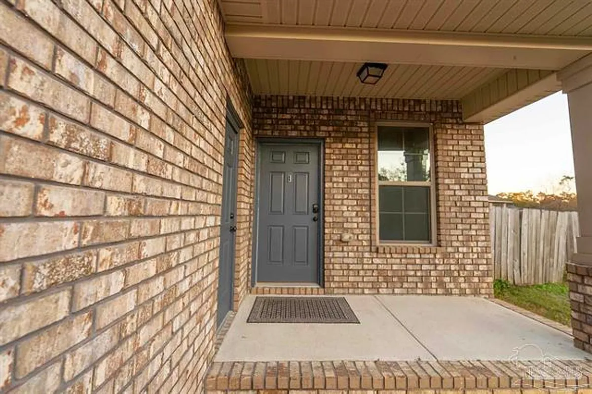 Building Photo - 1060 Bretts Way